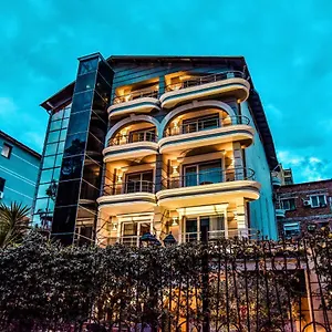Hotell Broadway, Tirana